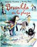 Bruja Brunilda en la playa