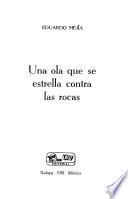 Una ola que se estrella contra las rocas